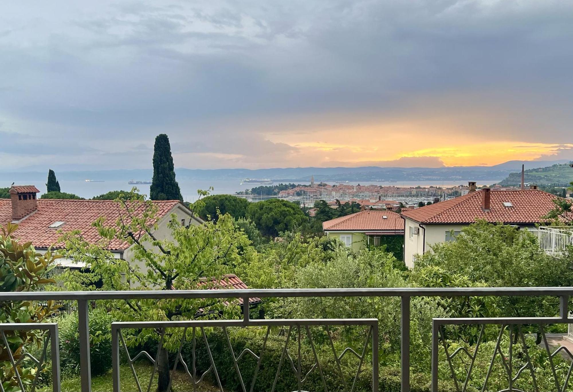 Magnolia Apartments Izola Buitenkant foto